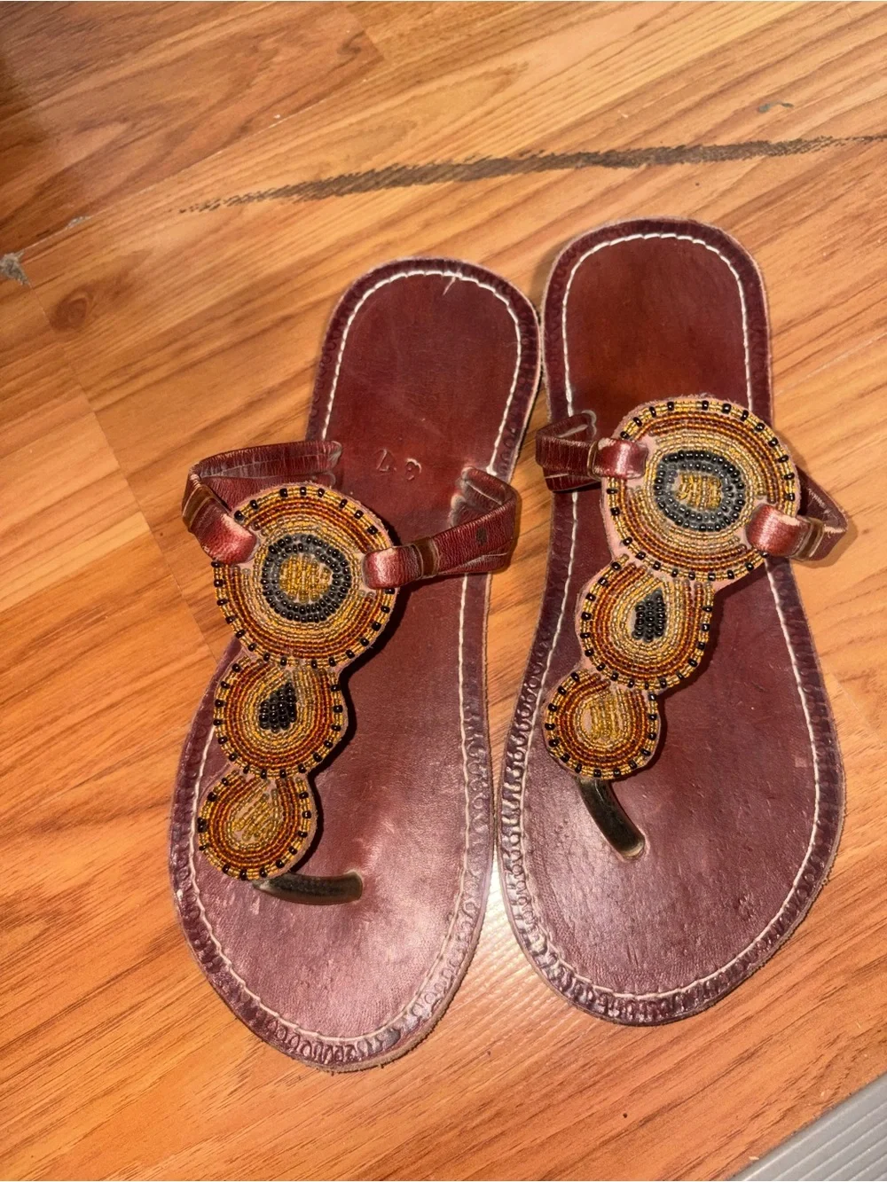 Women’s Brown Beaded Thong Sandals with Decorative Embellishment